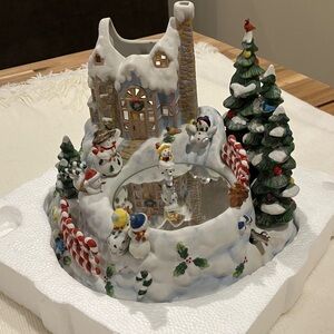 PartyLite Snowy Village with Festive Accents